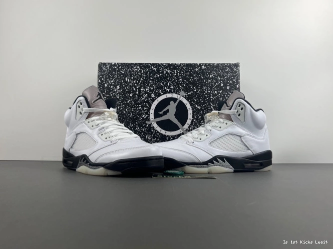 'WHITE AIR JORDAN DD0587-110 5 BLACK' RETRO 0727